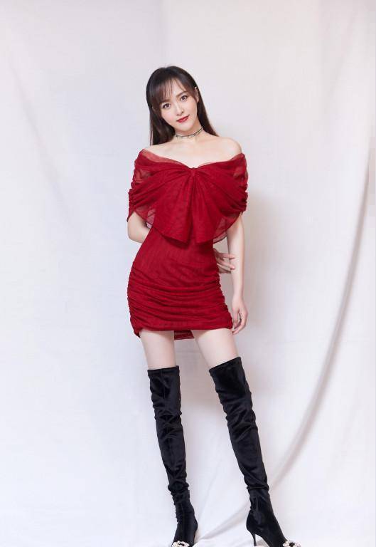 CQ9电子 CQ9传奇唐嫣穿搭风格多变当妈后可甜可欲谁看了能不爱？(图5)