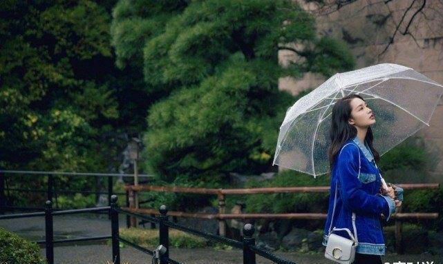 CQ9电子 CQ9传奇李沁长相甜美穿搭棒服装简约全靠美貌支撑太美了(图6)