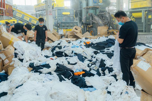 CQ9电子 CQ9传奇颠覆传统丨白小T重视用户体验以科技重新定义服装(图2)