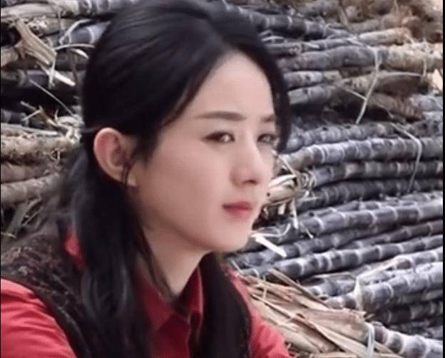 赵丽颖“解锁”新角色身穿民族CQ9电子 CQ9传奇服饰尽显“传统美”(图2)