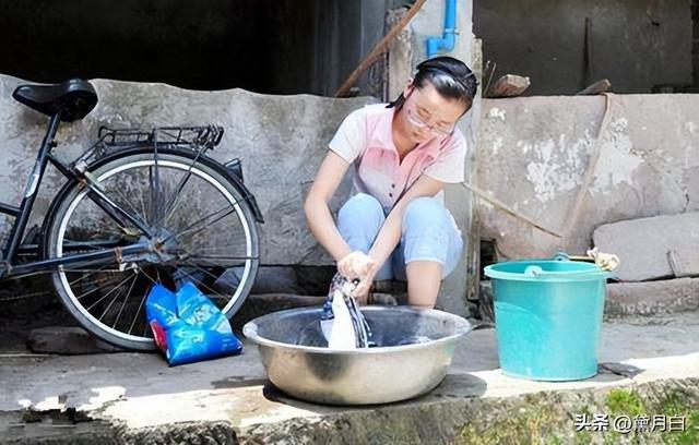 浙江女富婆曾高调征婚：谁娶我送一CQ9电子 CQ9传奇台宾利3年后被娶走了吗？(图10)