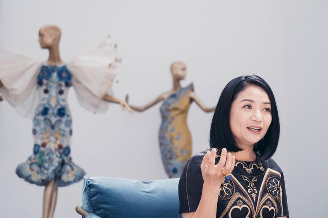 CQ9电子 CQ9传奇大渔大师课联合郭培推出《服装设计课》传递中国时尚的力量(图2)