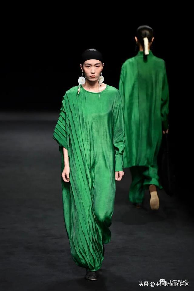 突围创意设计边界 聚焦SS23中国国际时装周CQ9电子 CQ9传奇(图4)