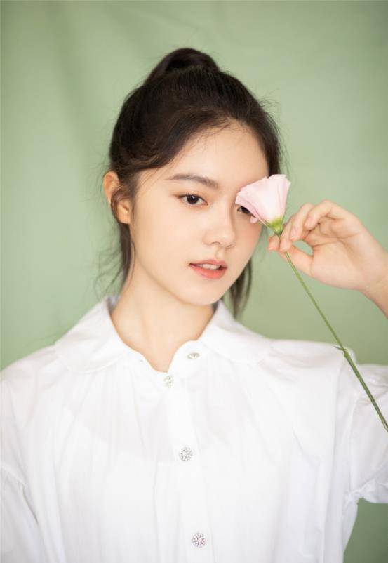 娇俏可爱的小女生搭配还得看赵今麦！玩转衬衫不同穿搭也太美了CQ9电子 CQ9传奇电子