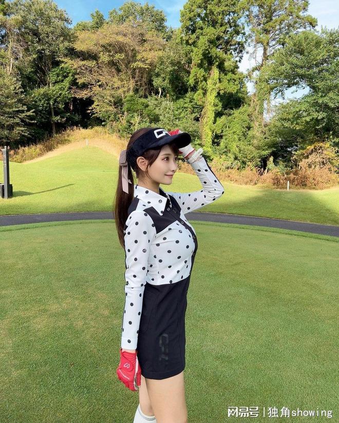 虽然是高尔夫球专用服装但确实显得很高级CQ9电子 CQ9传奇电子(图3)