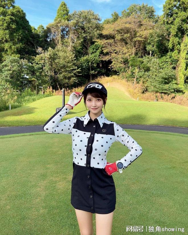 虽然是高尔夫球专用服装但确实显得很高级CQ9电子 CQ9传奇电子(图2)