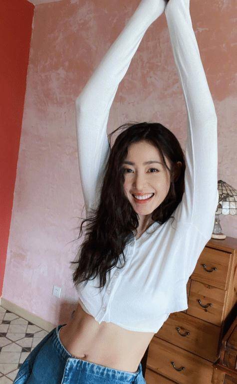 30厘米上衣穿的这么大胆身材好到女生自闭张天爱是有美丽秘笈？CQ9电子 CQ9传奇电子