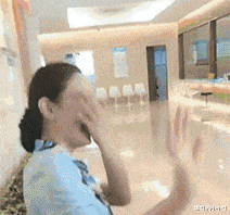 CQ9电子 CQ9传奇电子如果我说这是林青霞你们相信吗？那个时候的服装感觉比现在的还要时尚呢！(图4)