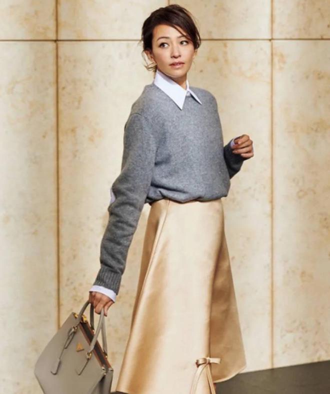 为什么穿“大地色”有乡土味？不懂这些配色技CQ9电子 CQ9传奇电子巧衣服再贵也白搭(图5)
