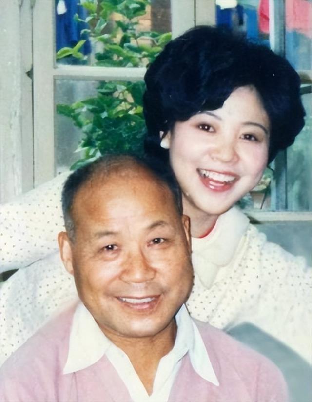 从纺织工到星光璀璨的大明星真实的毛阿敏颠覆了我的认知CQ9电子 CQ9传奇电子(图3)