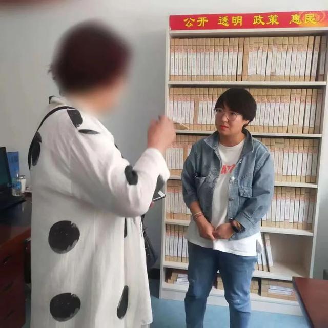 CQ9电子 CQ9传奇电子曾经服装生意风生水起的“大姐大” 如今穷困潦倒 究竟经历了什么？(图2)