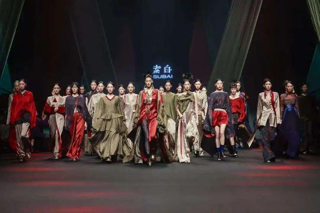 CQ9电子 CQ9传奇电子从芦淞服饰看中国服装市场的“小心”