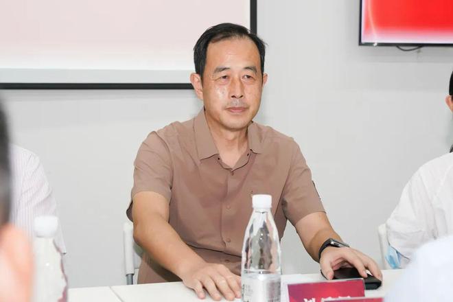 CQ9电子 CQ9传奇电子推动粤桂服装协同发展 粤服协助力陆川县赴广东省开展产业精准招商考察(图2)