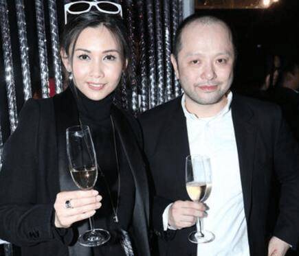 两个娶香港女星的服装富豪一个套现百亿去享福另一个面临破产CQ9电子 CQ9传奇电子(图5)
