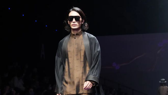 嘉CQ9电子 CQ9传奇电子定本土服装品牌亮相上海时装周(图6)