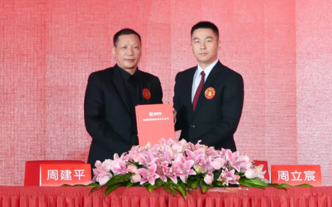 服装帝国营销史：一代霸屏电视广告二代逐梦高端潮流CQ9电子 CQ9传奇电子(图10)