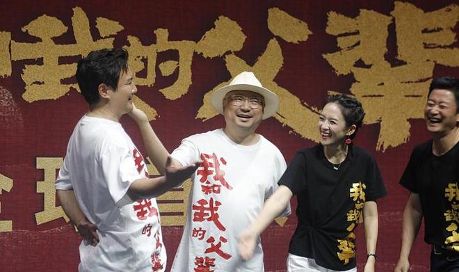 CQ9电子 CQ9传奇电子42岁的章子怡状态有多好？穿基础款服装都年轻扎俩小辫太嫩了(图3)