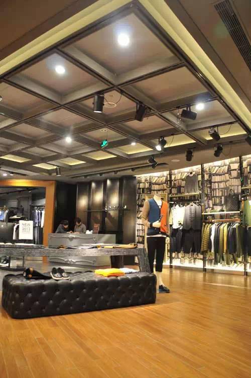CQ9电子 CQ9传奇电子国内外品牌服装大全+品牌简介！快来收藏！(图22)