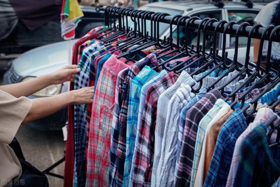 路边摊10元1件的衣服都是从哪里来的？看完文章你还去买吗？CQ9电子 CQ9传奇电子(图7)