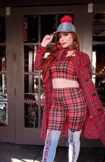 CQ9电子 CQ9传奇电子会穿的女人都少不了格纹的服装个性精致还温柔谁穿谁变优雅(图10)