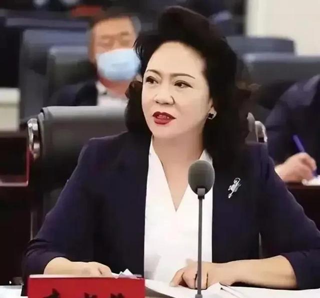 李少莉从纺织工起步官至副局长翻看她的履历满CQ9电子 CQ9传奇电子满的一部励志故事(图3)