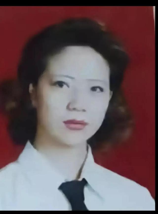 李少莉的三部曲：纺织工的迷茫医师的寂寞 科长副CQ9电子 CQ9传奇电子局长的放飞自我(图5)
