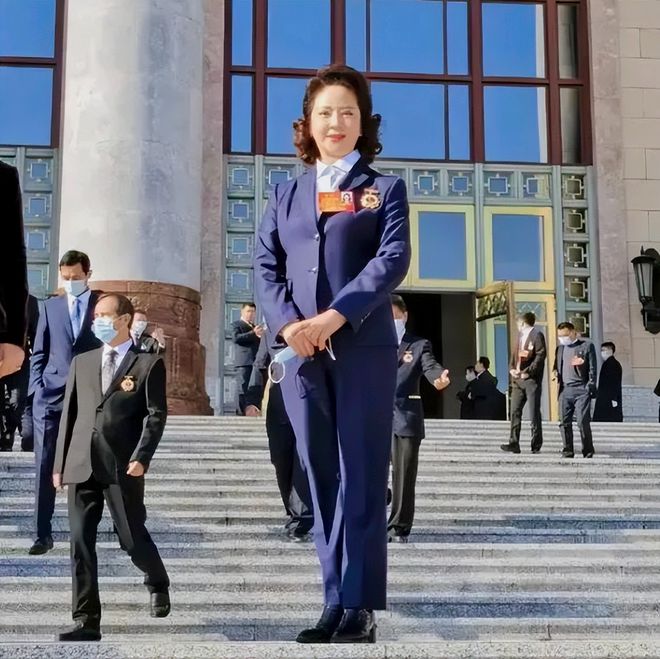 李少莉是学习楷模从纺织女工逆袭为副局长有何资格质疑？CQ9电子 CQ9传奇电子(图5)