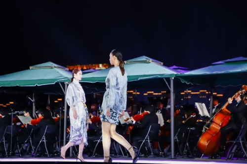 CQ9电子 CQ9传奇电子丝·音绕梁 梦回依约 2022盛泽纺织品博览会交响乐秀演（下）
