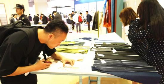 CQ9电子 CQ9传奇电子绿色实力崛起！中国纺织面料精彩演绎可持续时尚(图4)