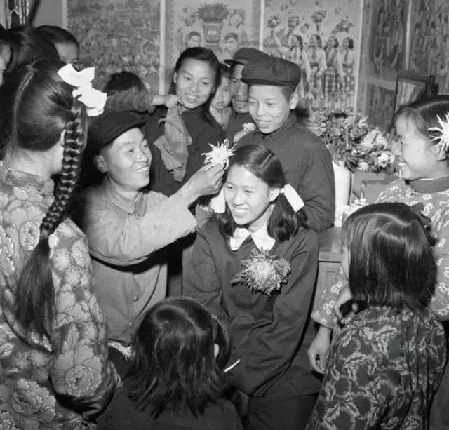 CQ9电子 CQ9传奇电子70年：纺织服装大国崛起(图8)