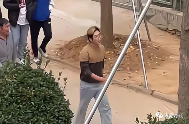 山东服装职业学院：女生领CQ9电子 CQ9传奇电子证后又谈恋爱丈夫为爱冲锋翻墙1打5事后女主发声！(图2)