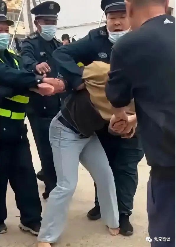 山东服装职业学院：女生领CQ9电子 CQ9传奇电子证后又谈恋爱丈夫为爱冲锋翻墙1打5事后女主发声！(图6)