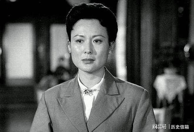 CQ9电子 CQ9传奇电子向梅：因长相洋气无戏可拍被调到服装间做主任42岁才成名(图2)