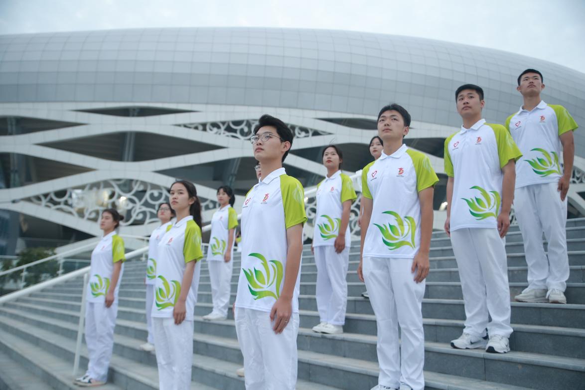 CQ9电子 CQ9传奇电子服装设计师揭秘安徽省第十五届运动会志愿者服装如何做到实用又美观(图2)