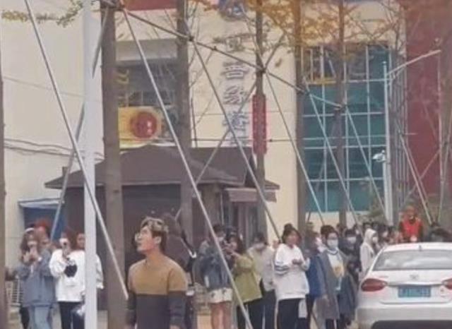 CQ9电子 CQ9传奇电子离谱！厦门一公司站边支持为爱冲锋勇士拒录山东服装学院学生(图3)