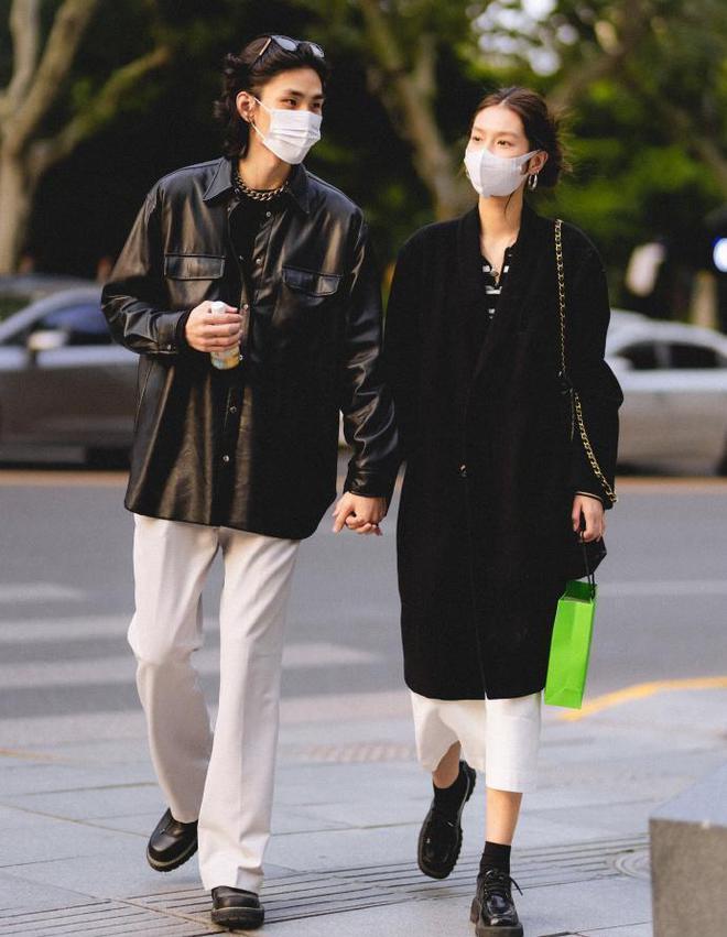 CQ9电子 CQ9传奇电子鉴别“成熟”搭配思路纯色服装是关键一年四季都能用得上(图4)