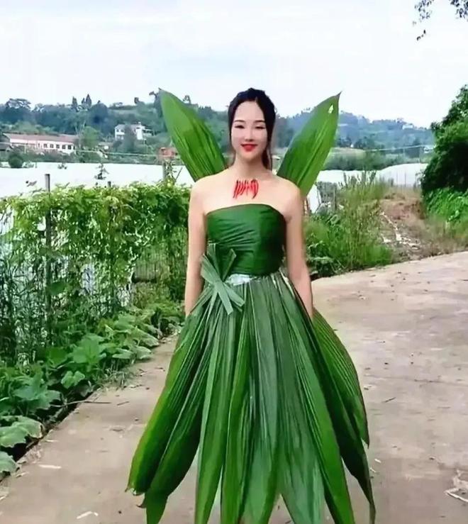 CQ9电子 CQ9传奇电子身在城乡结合部心在巴黎时装周“纯天然服装秀”走出超模步伐(图3)
