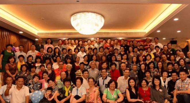 CQ9电子 CQ9传奇电子为了防止伤感情同学聚会提前统一发服装结局却同样“尴尬”(图8)