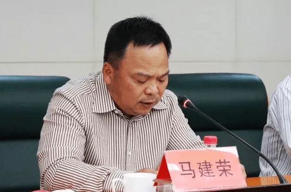 “纺织大王”马建荣首次创业CQ9电子 CQ9传奇电子负债300万靠代工服装翻身成富豪(图2)