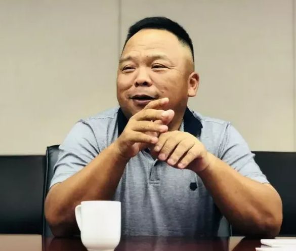 “纺织大王”马建荣首次创业CQ9电子 CQ9传奇电子负债300万靠代工服装翻身成富豪(图7)