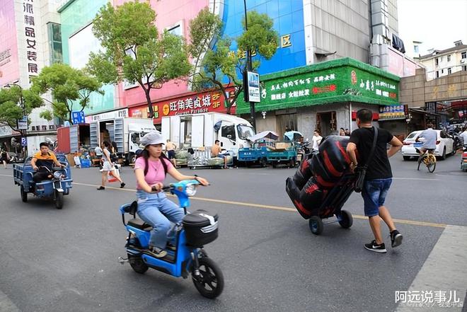 来广州谋生的湖北服装人为什么不在家乡发展？原因让人无法反驳CQ9电子 CQ9传奇电子(图3)