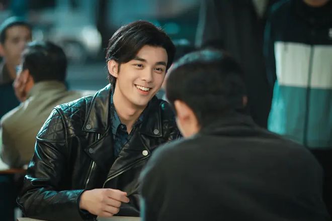 CQ9电子 CQ9传奇电子明明是年代剧许半夏的服装为什么那么时尚？(图7)