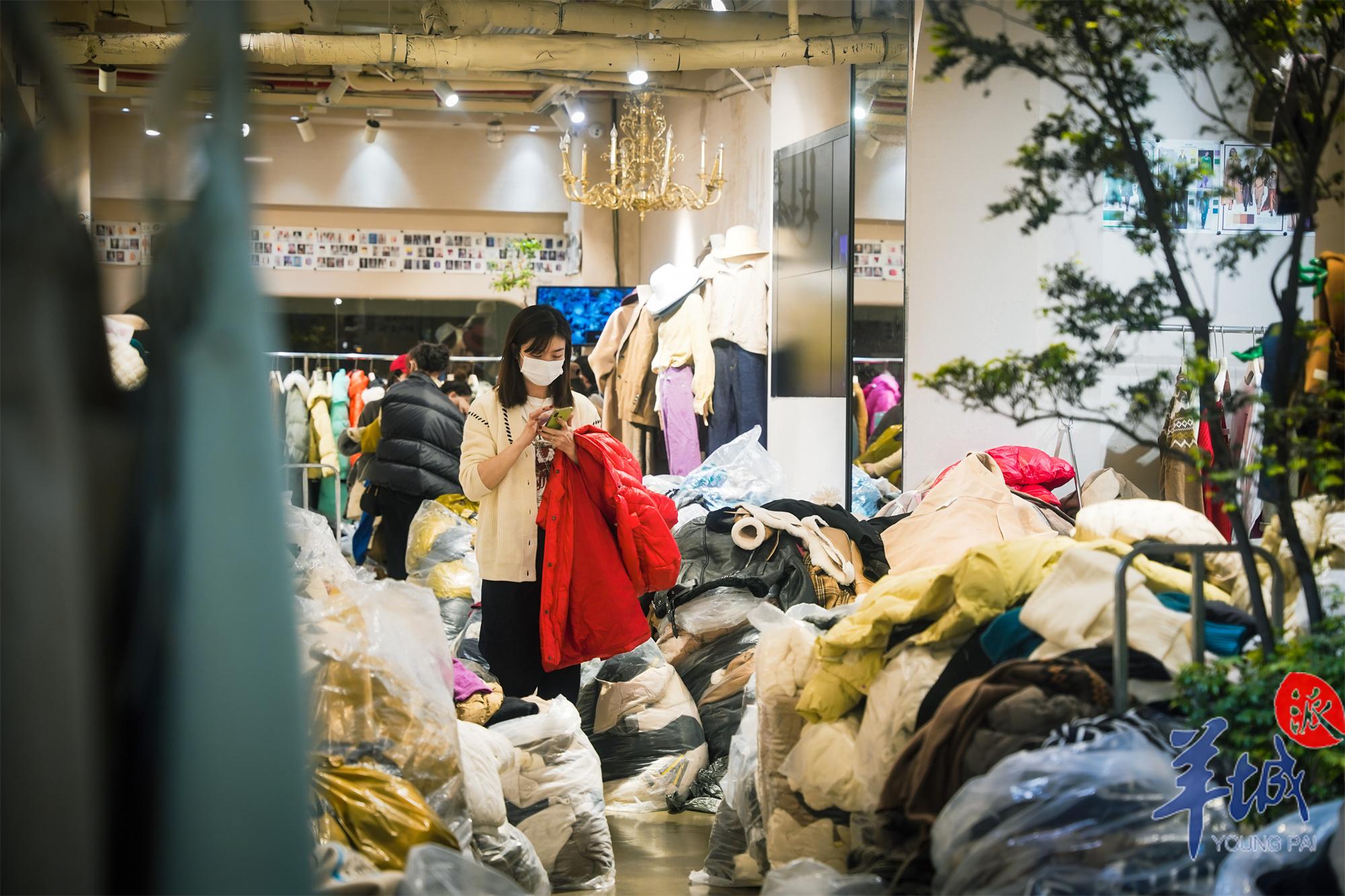 CQ9电子 CQ9传奇电子广州服装店主三年守业记：在这个冬日看见春天(图2)
