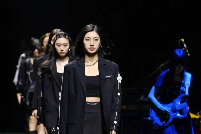 CQ9电子 CQ9传奇电子中国纺织报：广东服装变成想要的模样(图6)