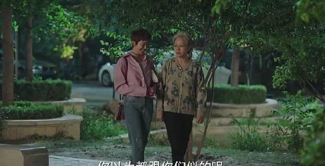 李小冉一套服装天天穿配角衣服却不CQ9电子 CQ9传奇电子重样演员伙食真让人心寒！(图3)