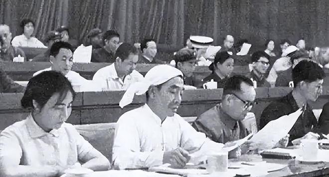 从纺织CQ9电子 CQ9传奇电子工人到中央委员她曾任天津市革委会副主任1977年被审查(图3)