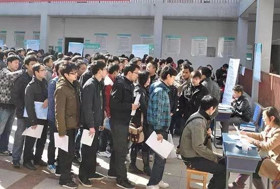 CQ9电子 CQ9传奇电子年中盘点纺织行业到底难在何方？(图4)