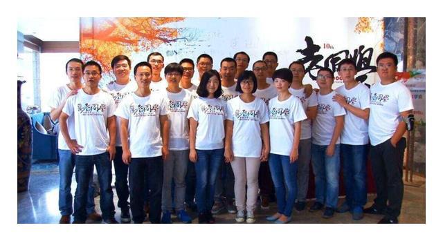 CQ9电子 CQ9传奇电子同学聚会还要“统一服装”？意在避免攀比可差距“一目了然”(图2)