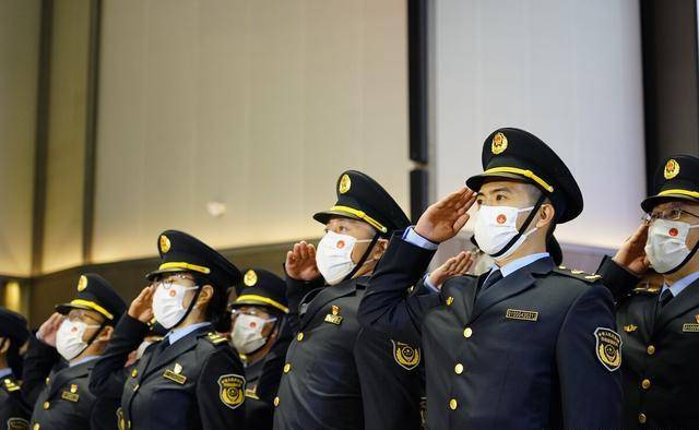 公务员服装种类多这3个部门上班穿“制服”一年四季配发！CQ9电子 CQ9传奇电子(图3)