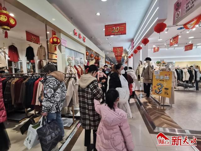 穿新衣过新年 服装市场迎销售CQ9电子 CQ9传奇电子旺季